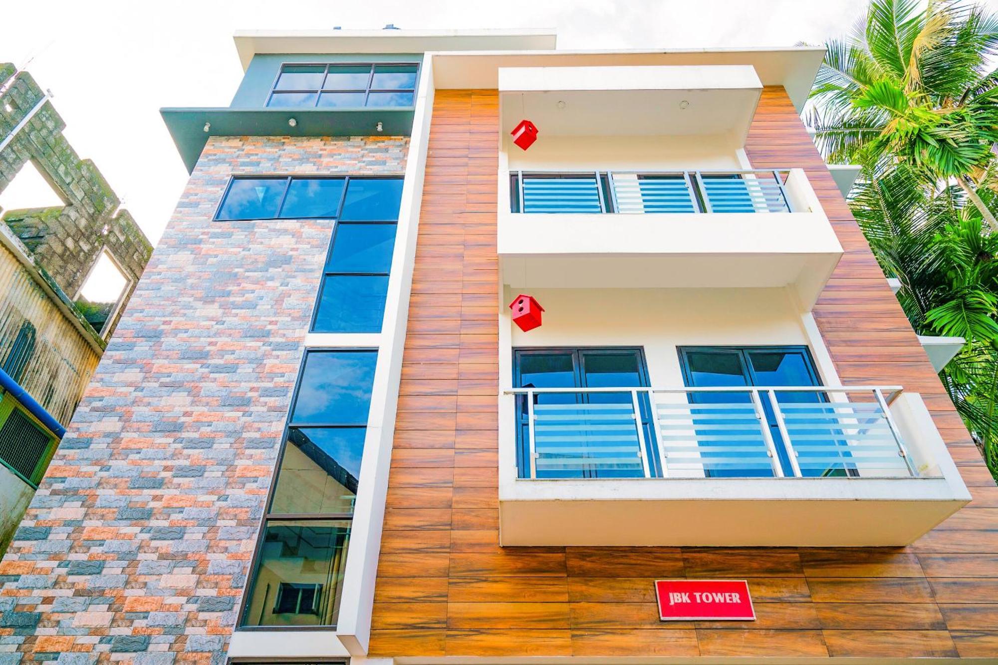 Hotel O Thykoodam Apartments Kochi Exterior photo