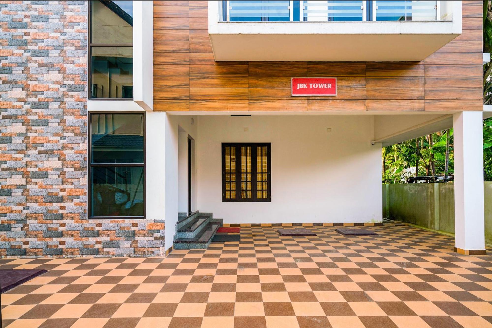 Hotel O Thykoodam Apartments Kochi Exterior photo